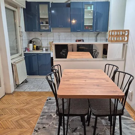 Apartment Bright, Warm & Homelike Skopje