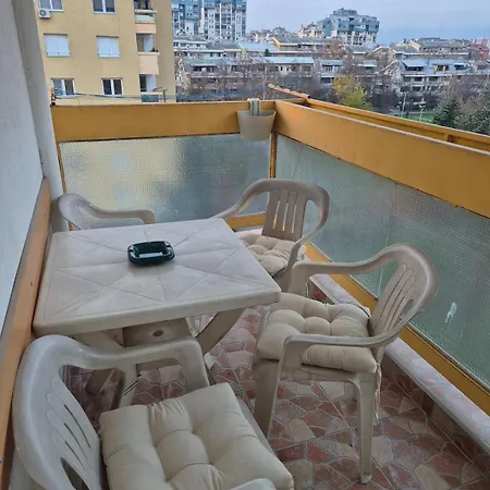 Bright, Warm & Homelike *