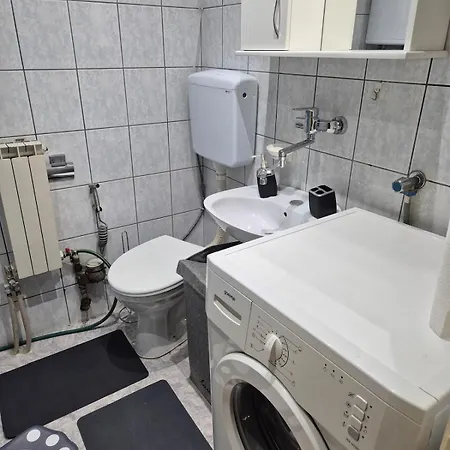 Bright, Warm & Homelike *